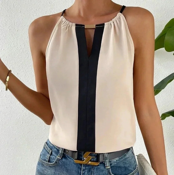 Essnce Two Tone Keyhole Neckline Halter Top - Picture 1 of 4